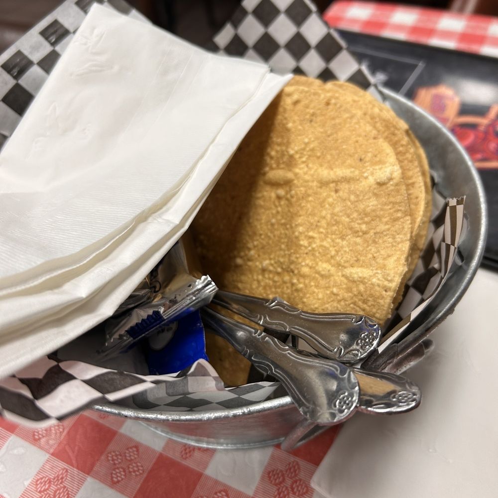 Los Mariscos - The crackers and tostadas for the shrimp. - Mexican Near Me - Fresno, California Los Mariscos - The crackers and tostadas for the shrimp. - Mexican Near Me - Fresno, California