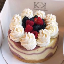 KK Cheesecakes - 6 Inch Boozy Berry Cheesecake
Servings: 5-8