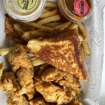 Slim Chickens - Slim's Meal - American Near Me - Charlotte, North Carolina