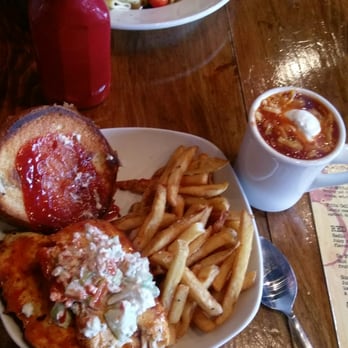 Republica - Chicken chili and buffalo and blue chicken sandwich - Gastropubs Near Me - Berkley, Michigan