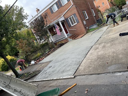 Arias Remodeling & Painting Logo