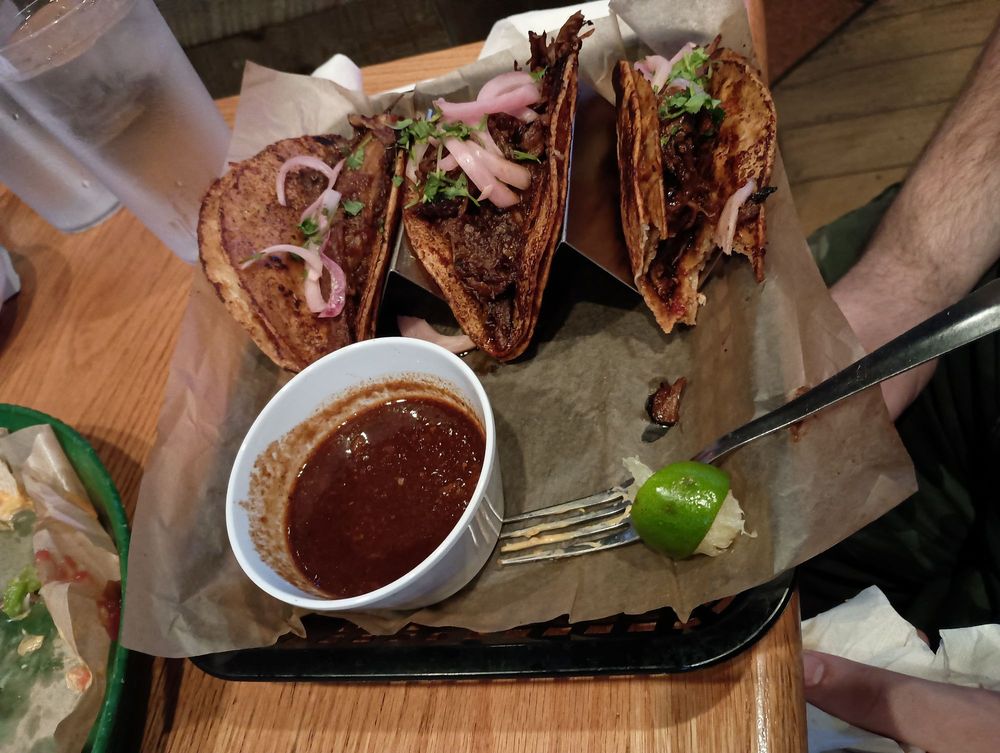 Winking Lizard Tavern - Birria tacos - food, ribs - American Near Me - Canton, Ohio Winking Lizard Tavern - Birria tacos - food, ribs - American Near Me - Canton, Ohio
