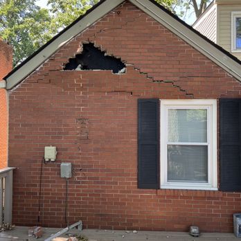 Brick & Stone Masonry - Before photo - damage from the branch - Masonry/Concrete Near Me Brick & Stone Masonry - Before photo - damage from the branch - Masonry/Concrete Near Me