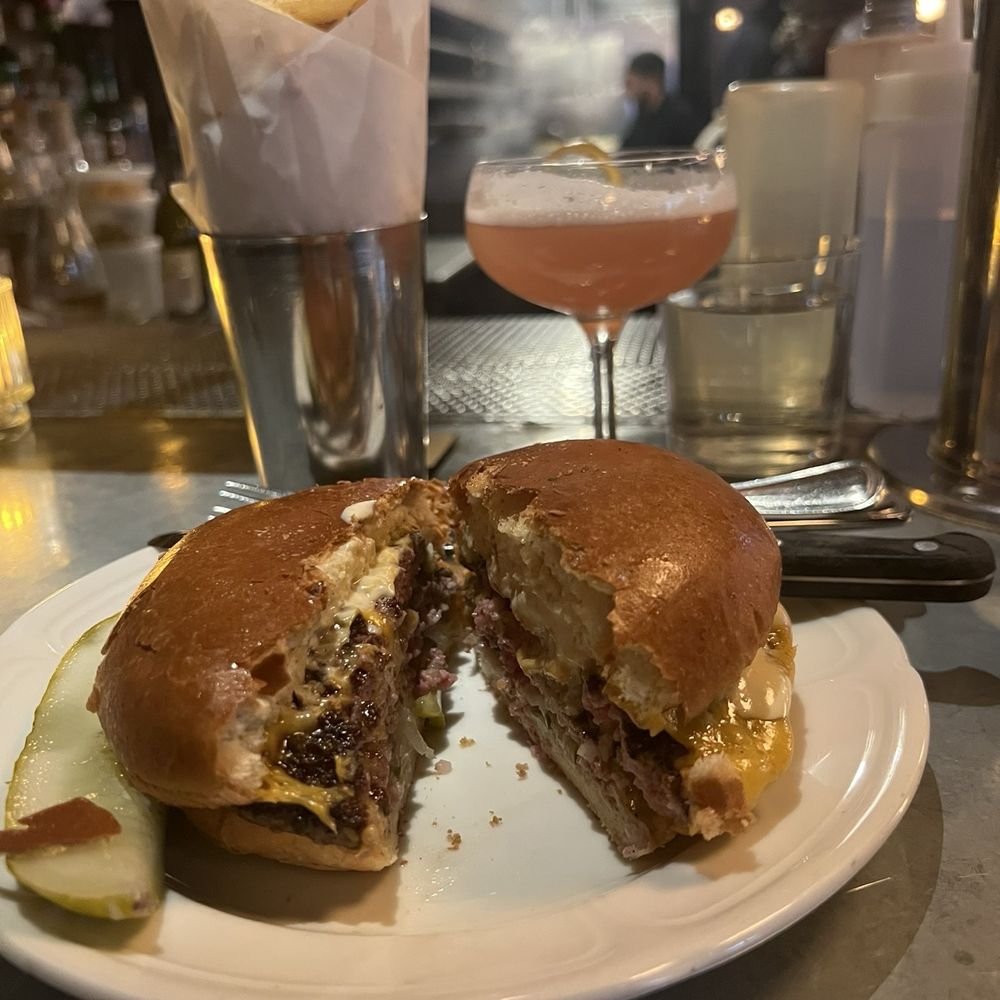Au Cheval - Single burger fries with aïoli sauce, French martini - Bars Near Me - Chicago, Illinois