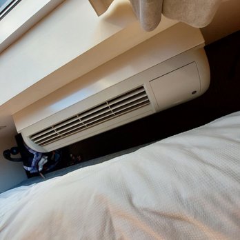 Hyatt Place Seattle/Downtown - AC unit sooooo close to bed - Hotels Near Me - Seattle, Washington