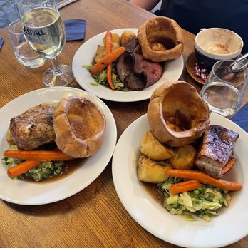 The Old Manor - The Sunday roast, delicious food! - British Near Me - Hertfordshire, HRT The Old Manor - The Sunday roast, delicious food! - British Near Me - Hertfordshire, HRT