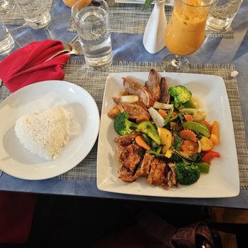 Lanna Thai Cuisine - Duck Basil - Thai Near Me - Williamsburg, Virginia