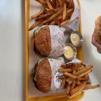 Le Burger 4304 - Le Burger and Pom Frites - Beer Bar Near Me - Minneapolis, Minnesota Le Burger 4304 - Le Burger and Pom Frites - Beer Bar Near Me - Minneapolis, Minnesota