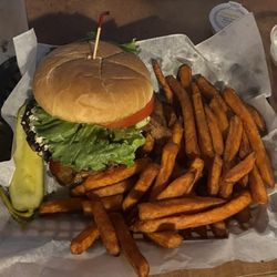 Maxie's Grill & Tap Room
