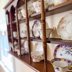 Miss Hickory's Tea Room - Decor