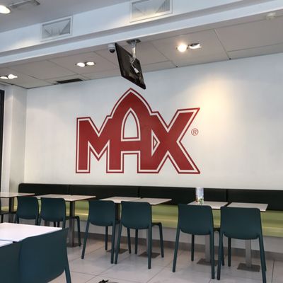 Max Burgers by null