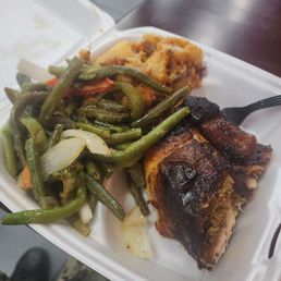 1/4 Chicken with string beans and cheesy potatoes