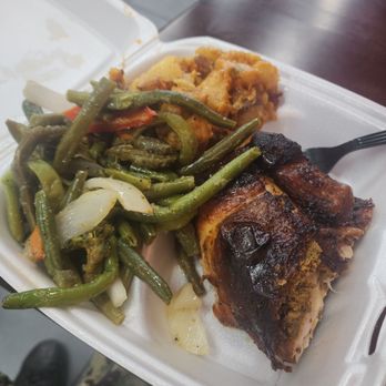 Peruvian Charcoal Chicken - 1/4 Chicken with string beans and cheesy potatoes - Peruvian Near Me - Norfolk, Virginia