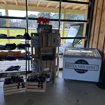 Moyock Farm Market - a display of produce - Farmers Market Near Me - Moyock, North Carolina