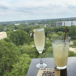 French75 and Lemonade mocktail French75 and Lemonade mocktail