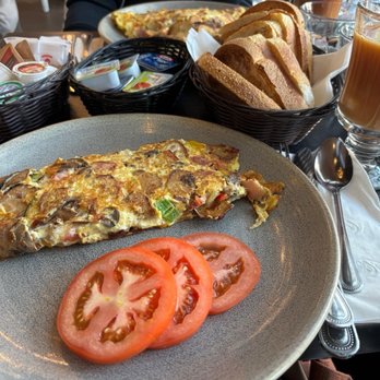 Eggspectation - Complexe Desjardins - Eggspectation omelette - Breakfast & Brunch Near Me - Montreal, Quebec