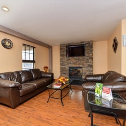 Econo Lodge - Lobby with Fireplace