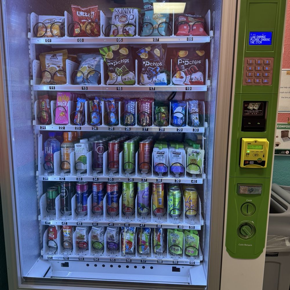 So many great snacks and drinks in this vending machine! So many great snacks and drinks in this vending machine!