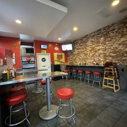 Corner Burger - Inside