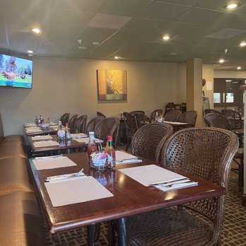 Best Western Plus Brookside Inn - Breakfast Sitting Area - Hotels Near Me - Milpitas, California