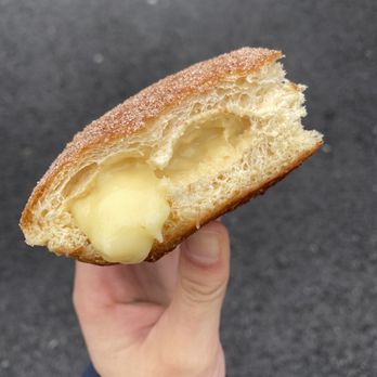 Kröll Strudel-Cafe - Vanilla Krapfen - Desserts Near Me - Innsbruck, 7