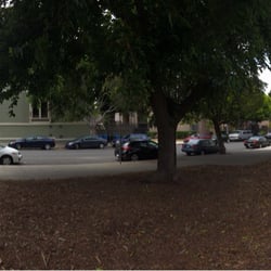 Golden Gate & Steiner Mini Park - Nestled on the Side of Alamo Square