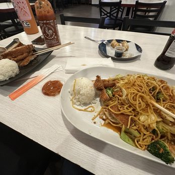 Nara Teriyaki - Chicken katsu and spicy veggie yakisoba - Chicken Wings Near Me - Shoreline, Washington