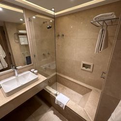 L'Hotel Porto Bay - Bathroom