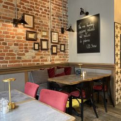 Pikawa - Interior