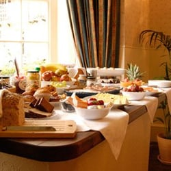 Brighton House Hotel - Breakfast buffet with organic and vegetarian options