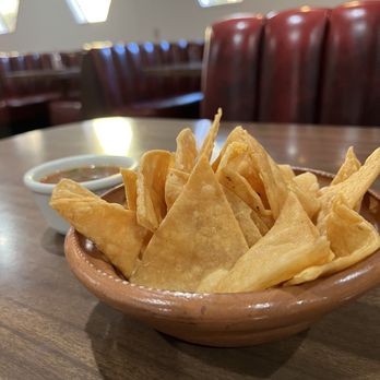 Vaquero Y Mar - Chips and salsa - Mexican Near Me - Ventura, California