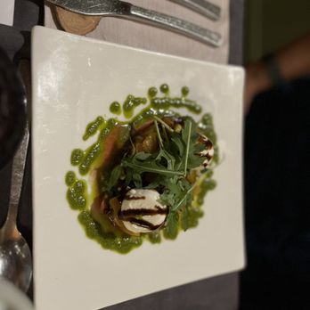 L'Appart du 17 - Mozzarella salad - French Near Me - Annecy, 74 L'Appart du 17 - Mozzarella salad - French Near Me - Annecy, 74