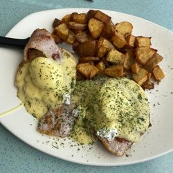Route 401 Diner - Eggs Benedict