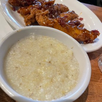 Cracker Barrel Old Country Store - Chicken Tenders & grits - American Near Me - Tewksbury, Massachusetts