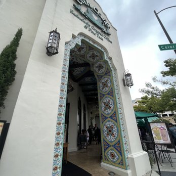 Urth Caffé-Pasadena - Entrance - Cafes Near Me - Pasadena, California Urth Caffé-Pasadena - Entrance - Cafes Near Me - Pasadena, California