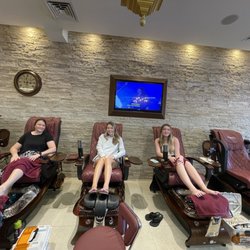 Ambiance Nail Spa - Pedicure chairs