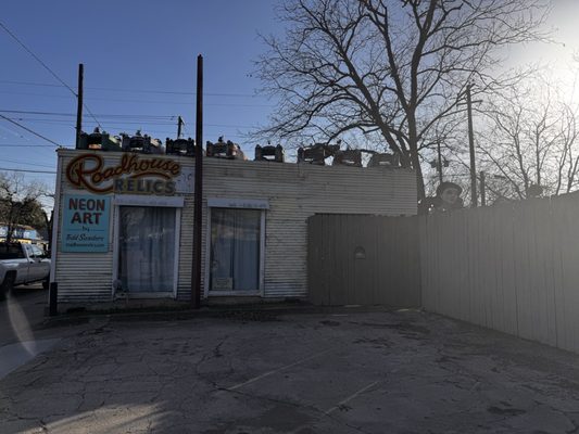 Roadhouse Relics by null