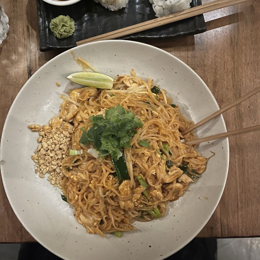 A Roi By Smiley Thai - Chicken pad Thai - Thai Near Me - Nashville, Tennessee