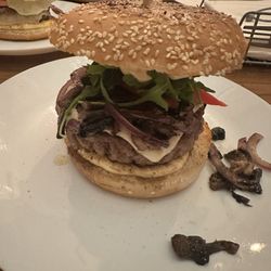 Cloud 59 - Truffle burger