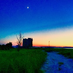 Cedar Point County Park - Lighthouse at the end of the islip