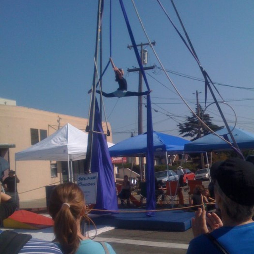 Head Over Heels Athletic Arts - Splash Circus at 2008 Solano Stroll - Gymnastics Near Me - Emeryville, California Head Over Heels Athletic Arts - Splash Circus at 2008 Solano Stroll - Gymnastics Near Me - Emeryville, California