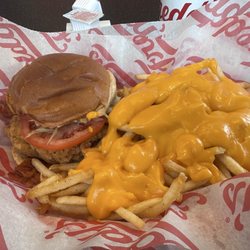 Freddy's Frozen Custard & Steakburgers - Chicken club with cheese fries