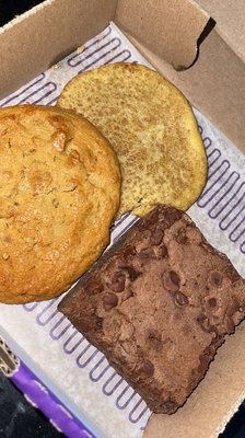 Insomnia Cookies by null