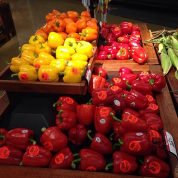 Kroger - a display of peppers and other vegetables - Grocery Near Me - Dalton, Georgia Kroger - a display of peppers and other vegetables - Grocery Near Me - Dalton, Georgia