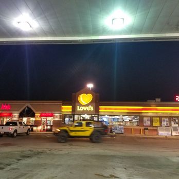 Love's Truck Care - I loves a rainy night - Commercial Truck Repair Near Me - Midlothian, Texas