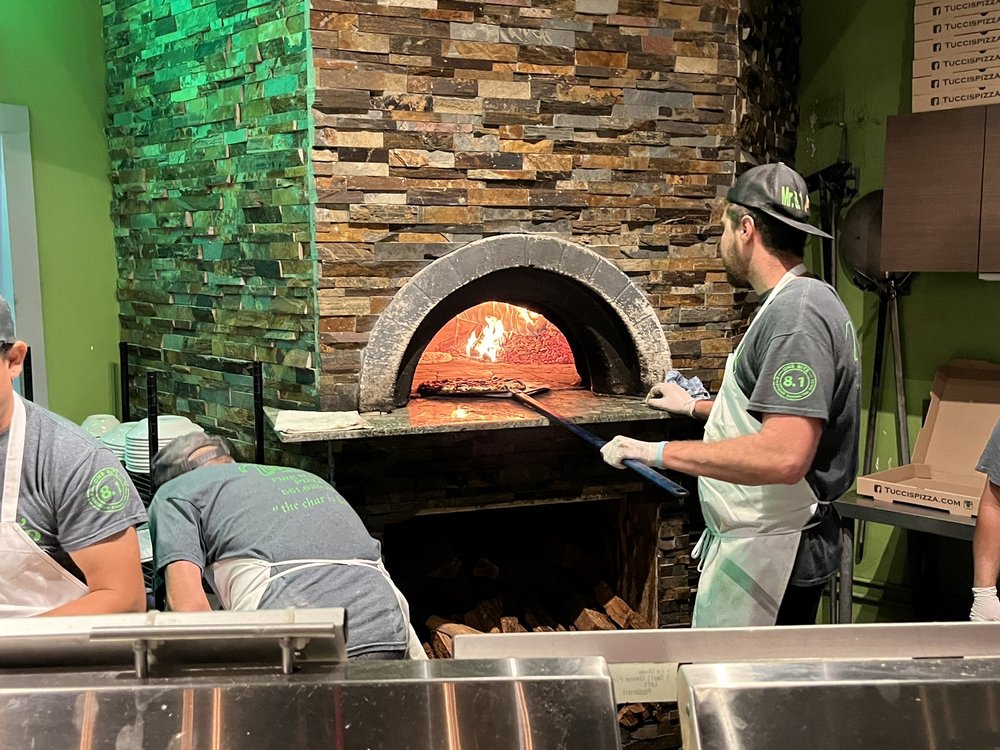 Tucci's Pizza