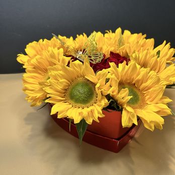 Blushing Flowers - Floral Designers Near Me - Charlotte, North Carolina Blushing Flowers - Floral Designers Near Me - Charlotte, North Carolina