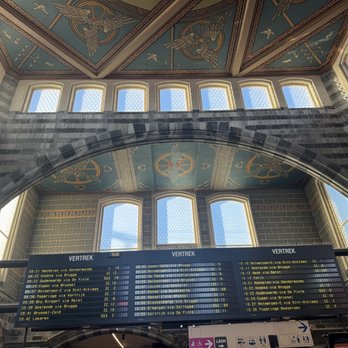Station Gent Sint-Pieters - Train Stations Near Me - Gent, VOV