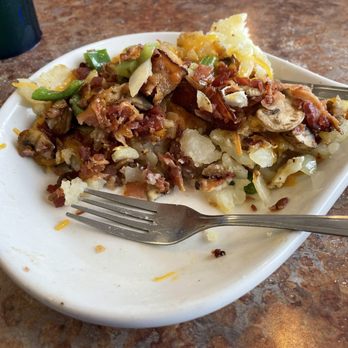 The Red Geranium Cafe - Supreme Skillet - New American Near Me - Grand Rapids, Michigan