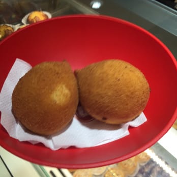 Real - Coxinha de Catupiry e Frango - Bakeries Near Me - Sorocaba, SP Real - Coxinha de Catupiry e Frango - Bakeries Near Me - Sorocaba, SP